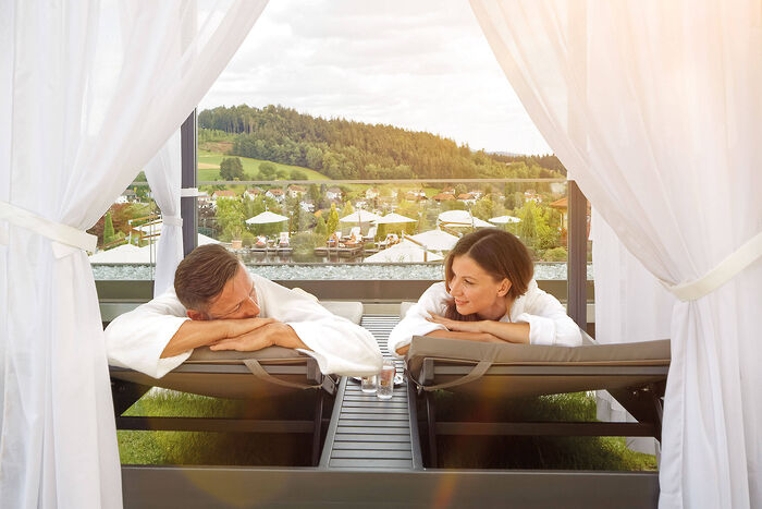 Tageswellness - relaxen in stylischen Himmelbetten